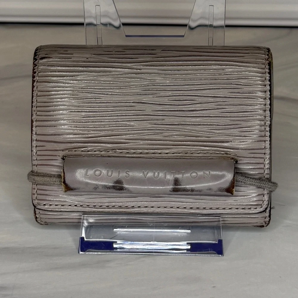 Louis Vuitton Epi Porte-Monnaie Elastique Trifold Wallet – Gray | Project Piece